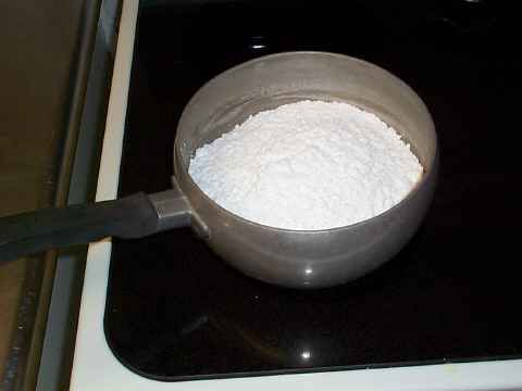 Powdered sugar in pan